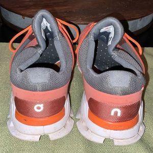On Cloudswift Running shoes size 10
